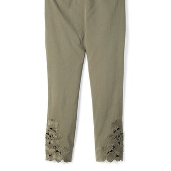NWT INC by Macy's Moss Mountain Lace - Inset Crop Leggings - Picture 2 of 4